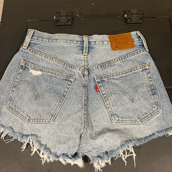 Levi shorts 501s - Picture 2 of 5